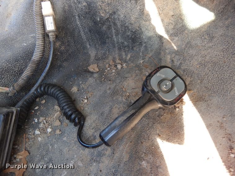 image for item DE4221 2003 Ford F250 Super Duty XL SuperCab pickup truck