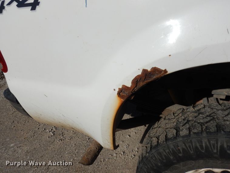 image for item DE4221 2003 Ford F250 Super Duty XL SuperCab pickup truck