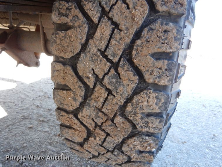 image for item DE4221 2003 Ford F250 Super Duty XL SuperCab pickup truck