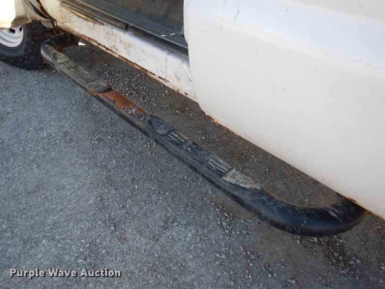 image for item DE4221 2003 Ford F250 Super Duty XL SuperCab pickup truck