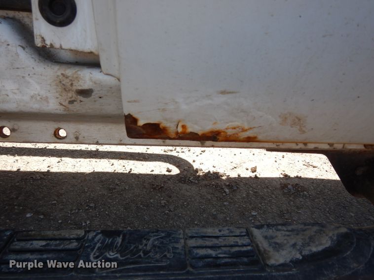 image for item DE4221 2003 Ford F250 Super Duty XL SuperCab pickup truck