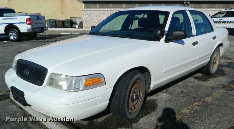 image for item DE4387 2003 Ford Crown Victoria Police Interceptor