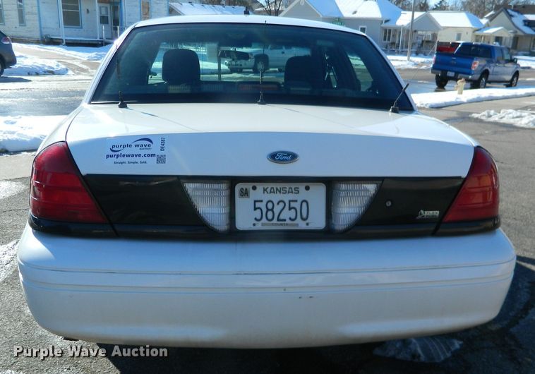 image for item DE4387 2003 Ford Crown Victoria Police Interceptor