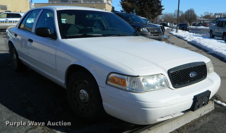 image for item DE4387 2003 Ford Crown Victoria Police Interceptor