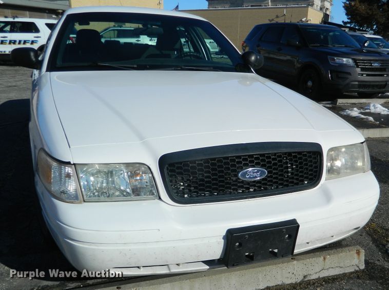 image for item DE4387 2003 Ford Crown Victoria Police Interceptor
