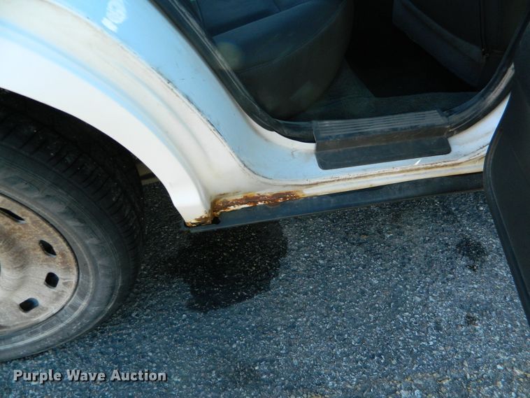 image for item DE4387 2003 Ford Crown Victoria Police Interceptor