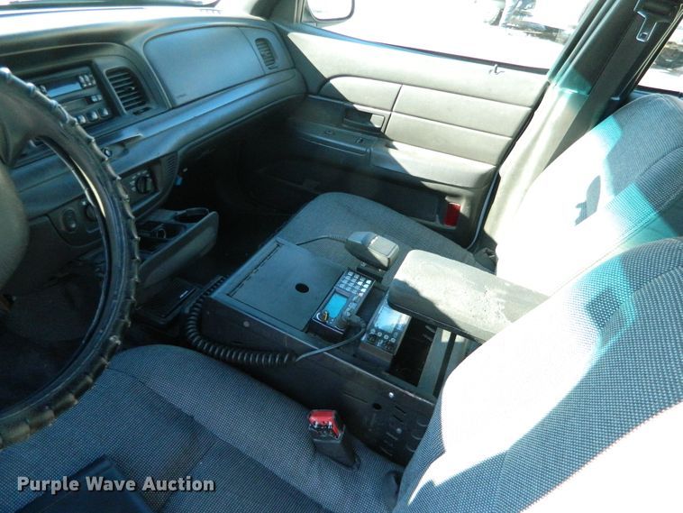 image for item DE4387 2003 Ford Crown Victoria Police Interceptor