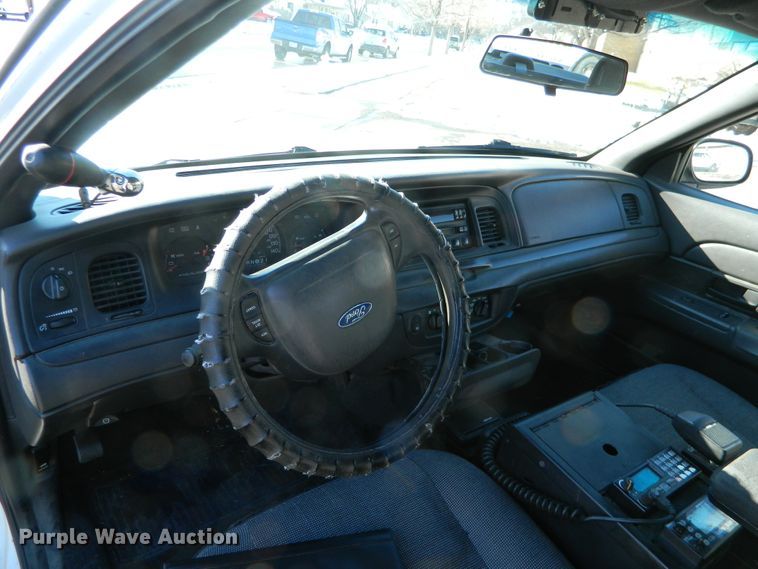 image for item DE4387 2003 Ford Crown Victoria Police Interceptor