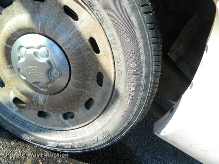 image for item DE4387 2003 Ford Crown Victoria Police Interceptor