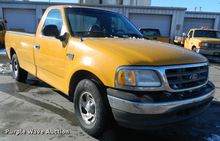 image for item DE4388 2001 Ford F150 pickup truck