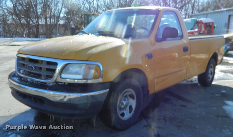 image for item DE4388 2001 Ford F150 pickup truck