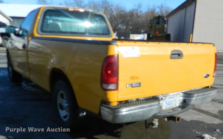 image for item DE4388 2001 Ford F150 pickup truck