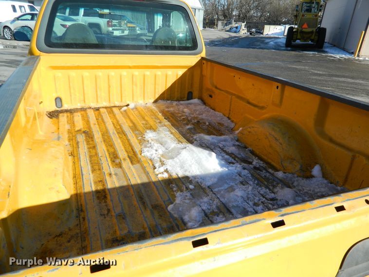 image for item DE4388 2001 Ford F150 pickup truck