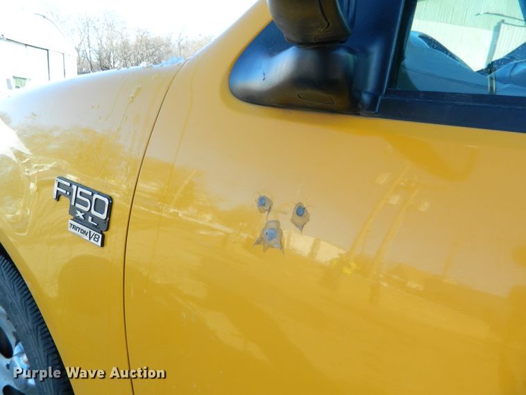 image for item DE4388 2001 Ford F150 pickup truck