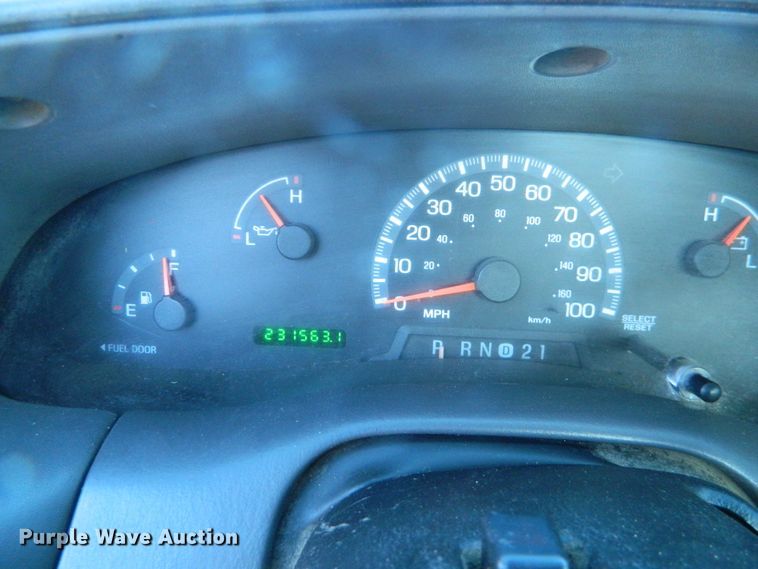 image for item DE4388 2001 Ford F150 pickup truck