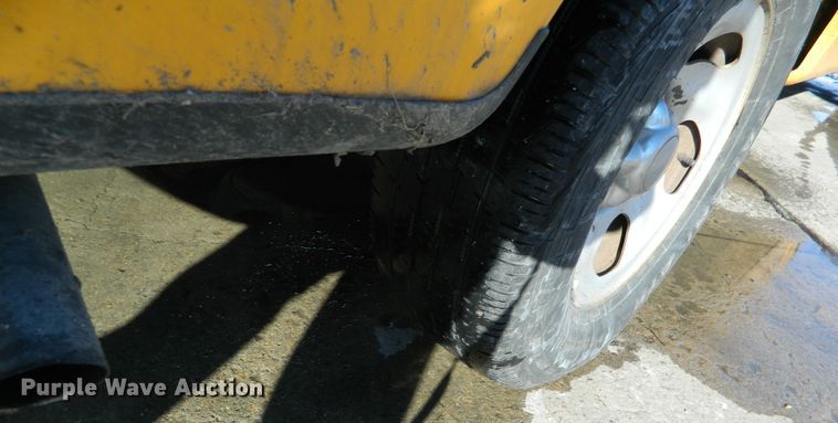 image for item DE4388 2001 Ford F150 pickup truck