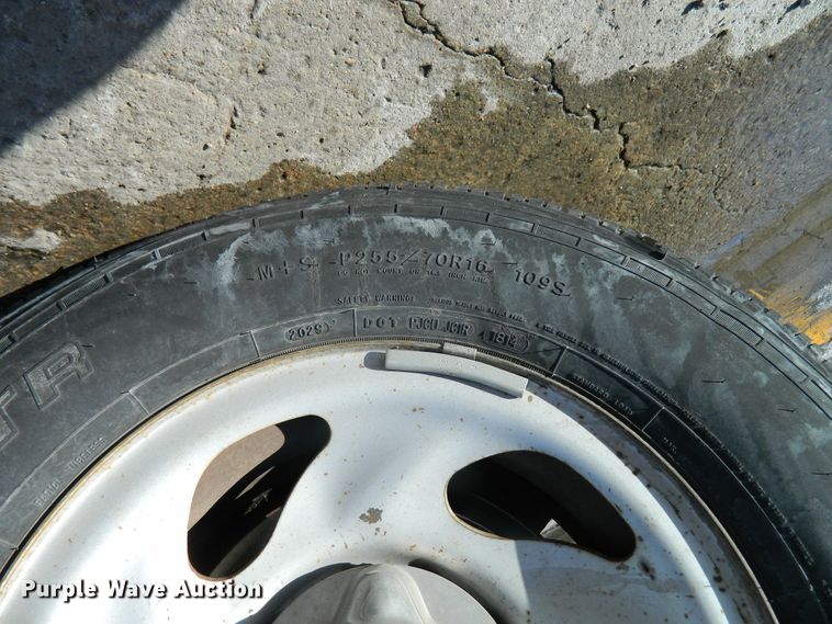 image for item DE4388 2001 Ford F150 pickup truck