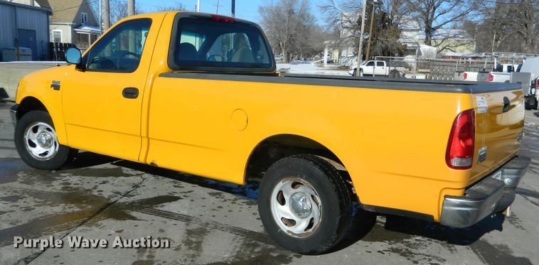 image for item DE4389 1999 Ford F150 pickup truck