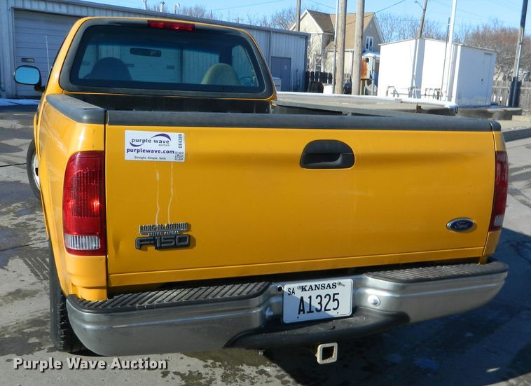 image for item DE4389 1999 Ford F150 pickup truck