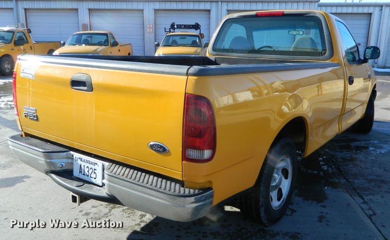 image for item DE4389 1999 Ford F150 pickup truck