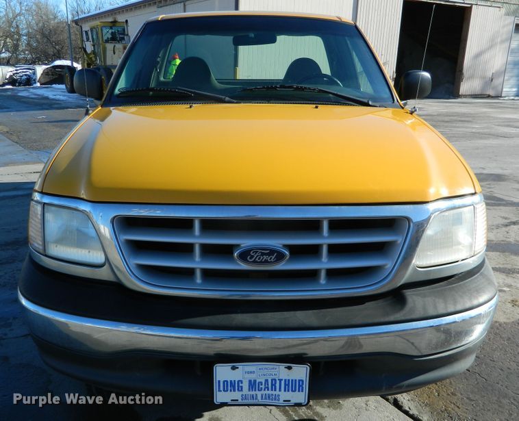 image for item DE4389 1999 Ford F150 pickup truck