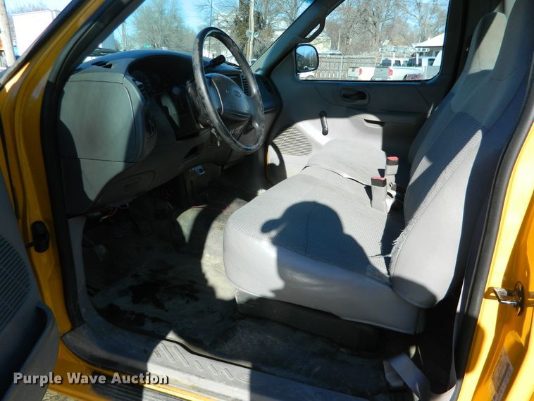 image for item DE4389 1999 Ford F150 pickup truck