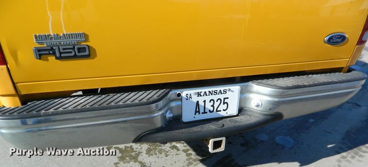 image for item DE4389 1999 Ford F150 pickup truck