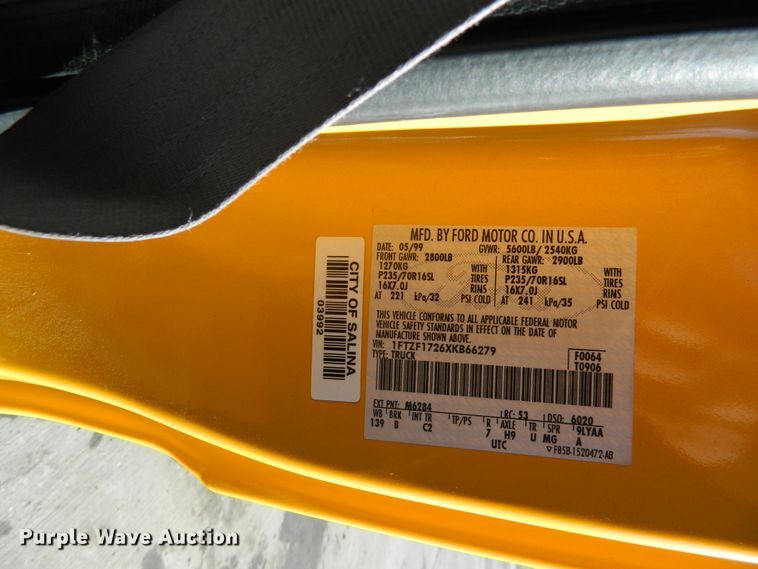 image for item DE4389 1999 Ford F150 pickup truck