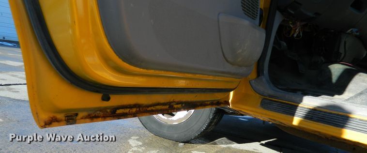 image for item DE4389 1999 Ford F150 pickup truck