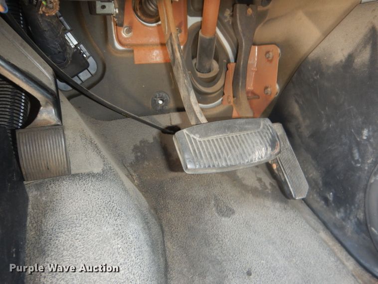 image for item DG5889 1999 Ford Econoline E450 shuttle bus