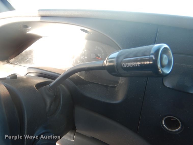 image for item DG5889 1999 Ford Econoline E450 shuttle bus