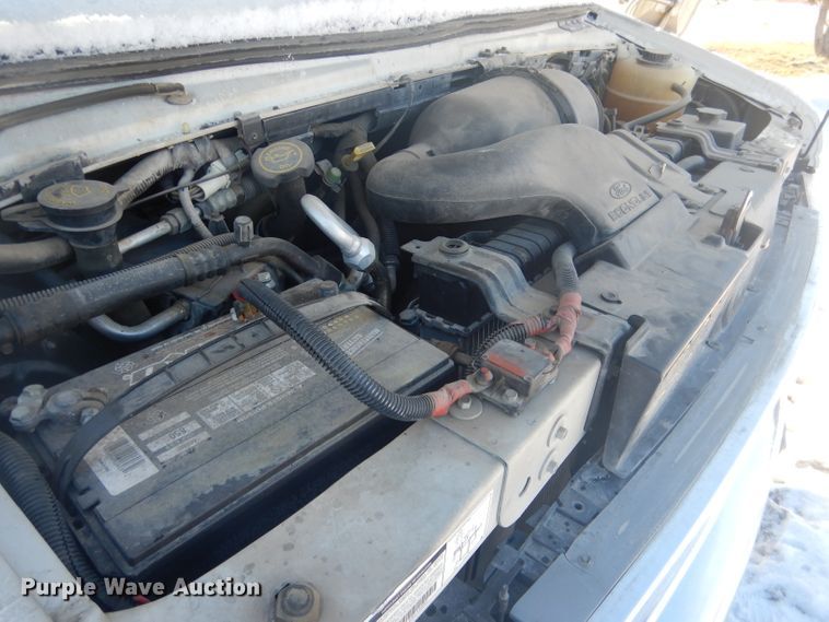 image for item DG5889 1999 Ford Econoline E450 shuttle bus