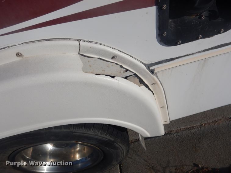 image for item DG5889 1999 Ford Econoline E450 shuttle bus