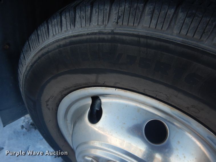 image for item DG5889 1999 Ford Econoline E450 shuttle bus