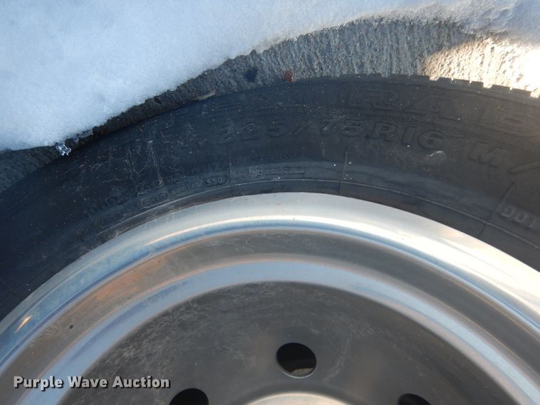 image for item DG5889 1999 Ford Econoline E450 shuttle bus