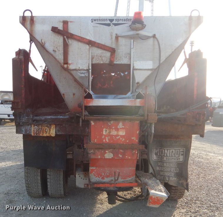 image for item DH4317 1993 International 4900 dump truck
