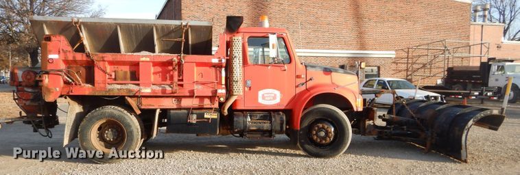 image for item DH4317 1993 International 4900 dump truck