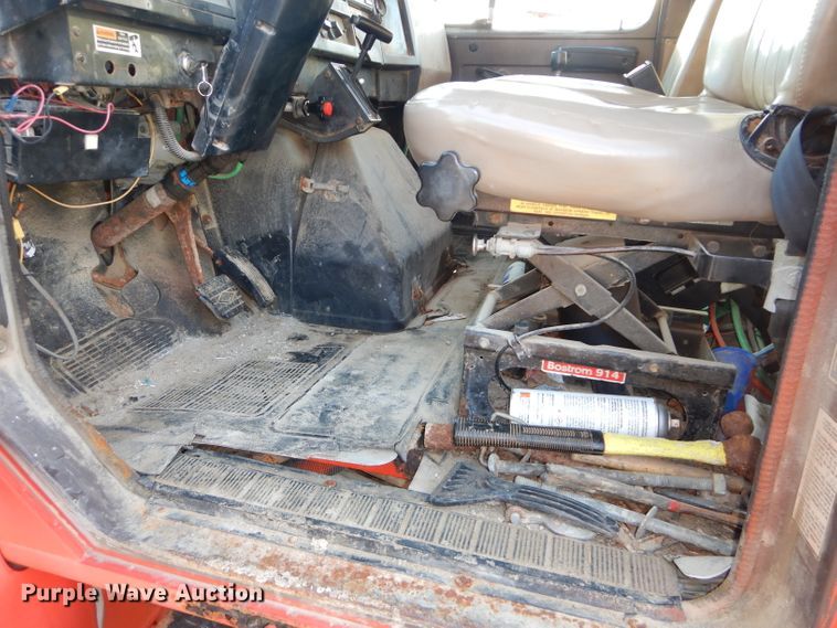 image for item DH4317 1993 International 4900 dump truck