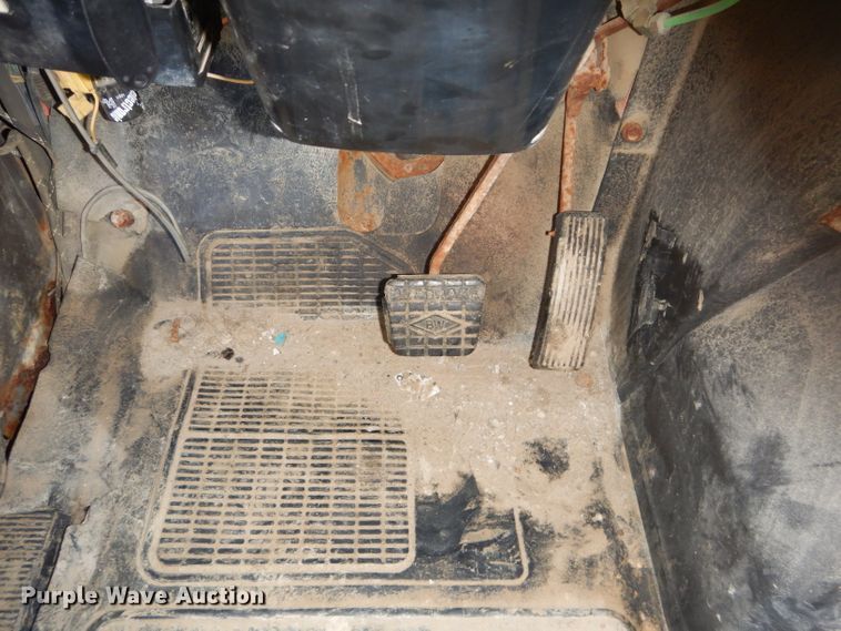 image for item DH4317 1993 International 4900 dump truck