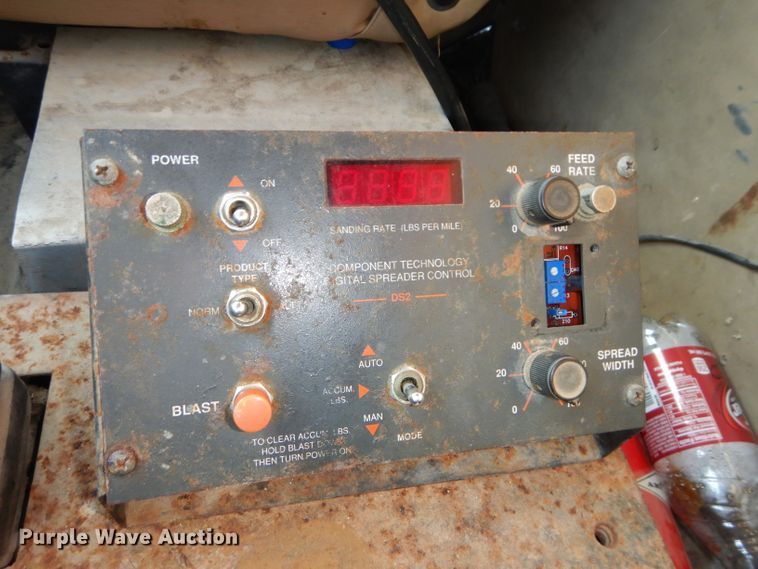 image for item DH4317 1993 International 4900 dump truck