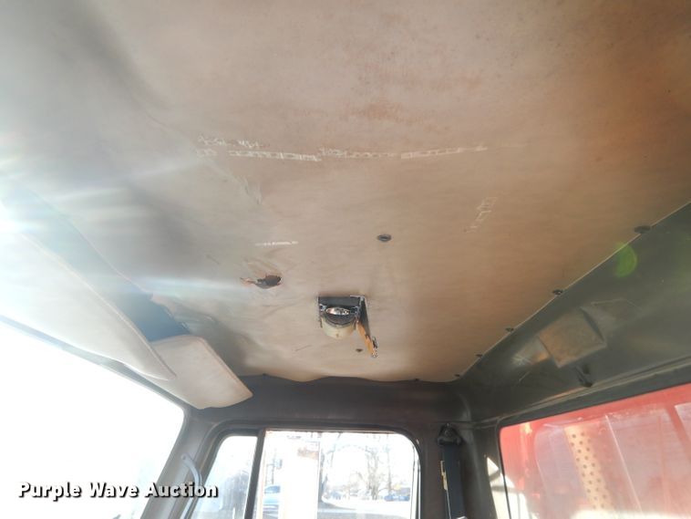 image for item DH4317 1993 International 4900 dump truck