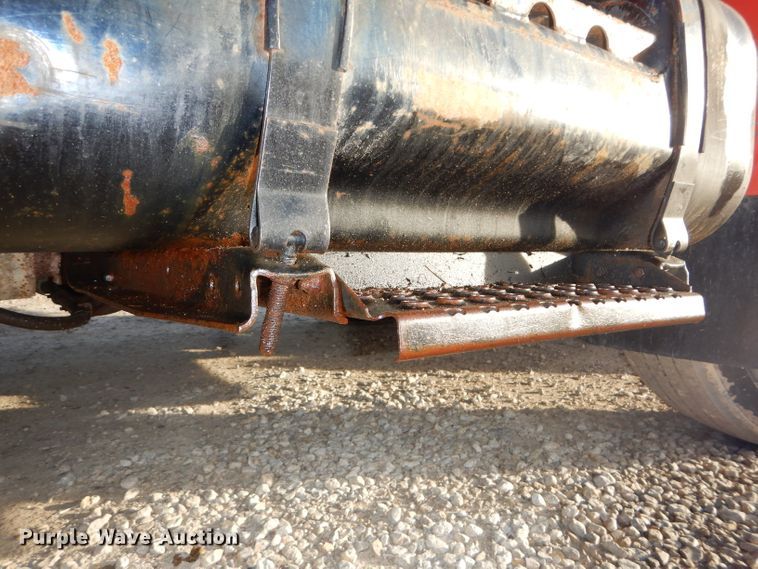 image for item DH4317 1993 International 4900 dump truck