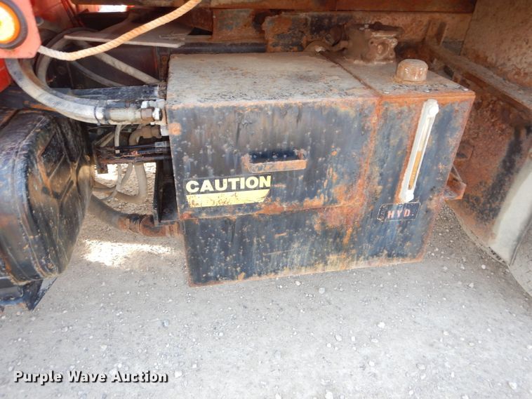 image for item DH4317 1993 International 4900 dump truck
