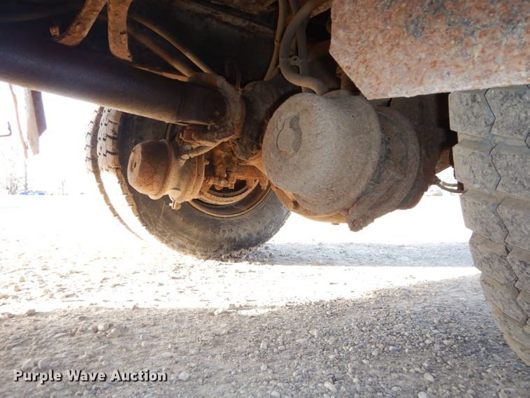 image for item DH4317 1993 International 4900 dump truck