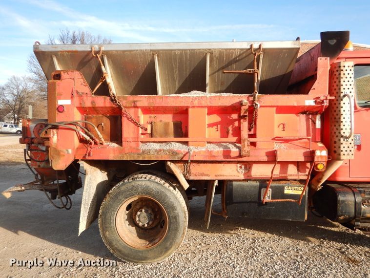 image for item DH4317 1993 International 4900 dump truck