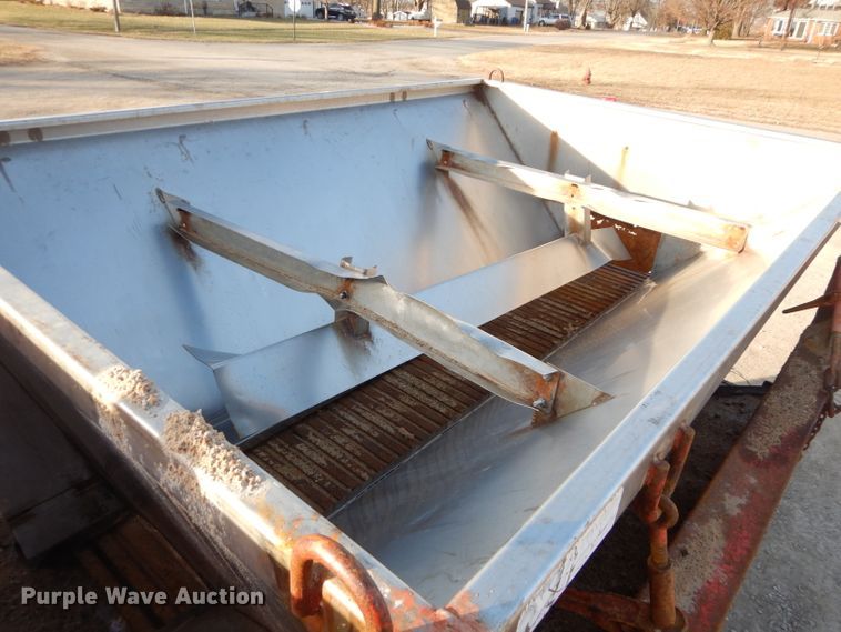 image for item DH4317 1993 International 4900 dump truck