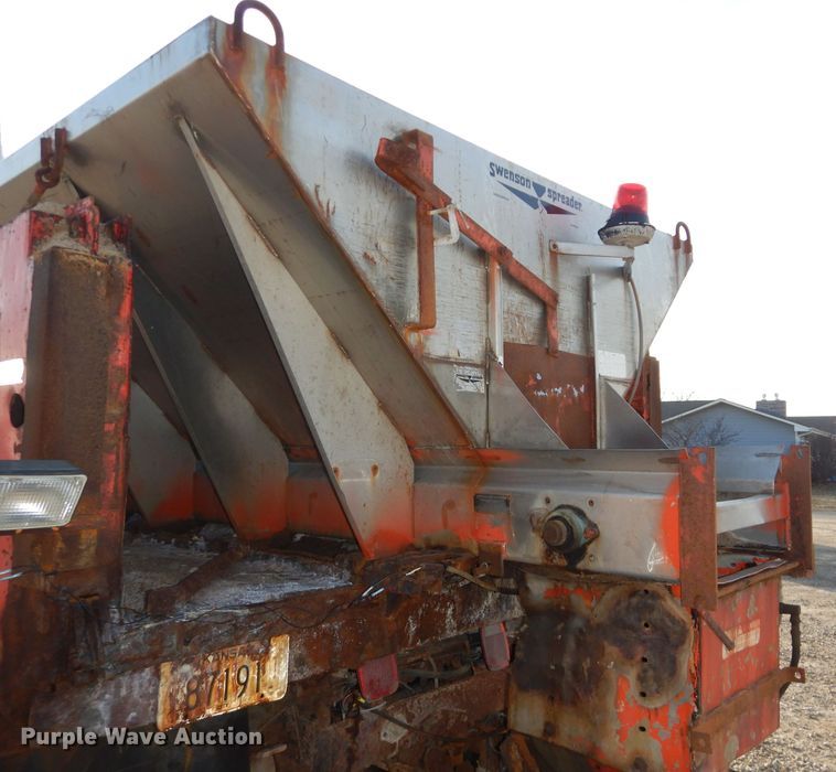 image for item DH4317 1993 International 4900 dump truck