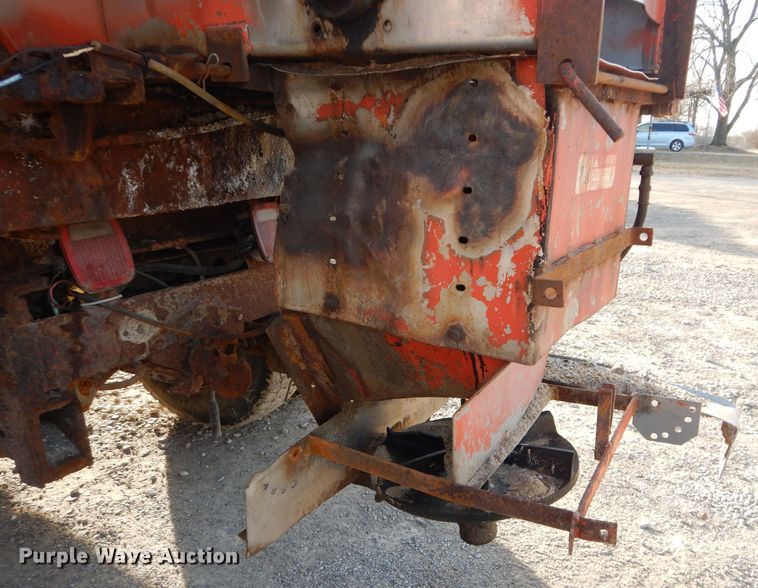 image for item DH4317 1993 International 4900 dump truck