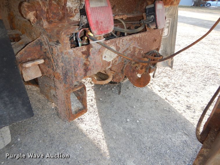 image for item DH4317 1993 International 4900 dump truck