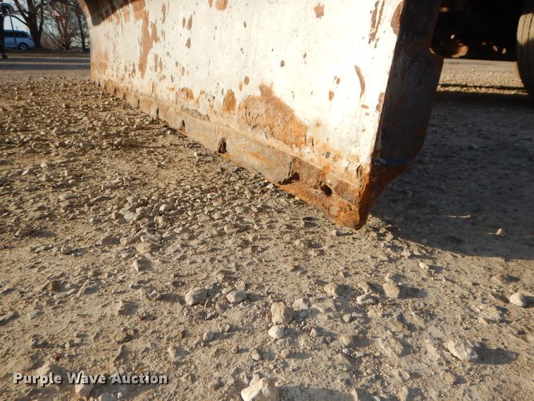 image for item DH4317 1993 International 4900 dump truck